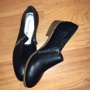 Black ankle dress shoes